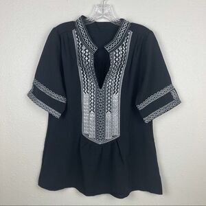 Black and White Top Size Small
